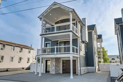 Image de Modern Single Family Home in the Crest