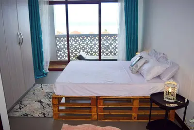 Image de 3-bedroom apartment in  Mombasa with beach access, Ac, and fast speed internet