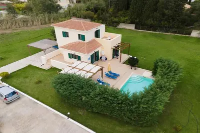 Appartement 'Sami Beach Villas Dafni' avec vue sur la montagne, Wi-Fi et climatisation