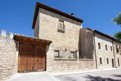 Image de Maison de campagne \"La Casa Vieja De Vizmalo\" avec vue sur les montagnes, terrasse privée et Wi-Fi