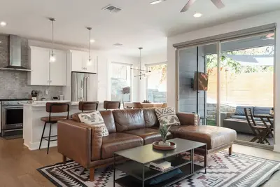 Image de Upstay: Eastside Home w/ Patio & Bbq—11 Mins to Dt
