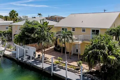 Image de **Azure Daydream @ Summerland Key** Waterfront Home + Last Key Services…
