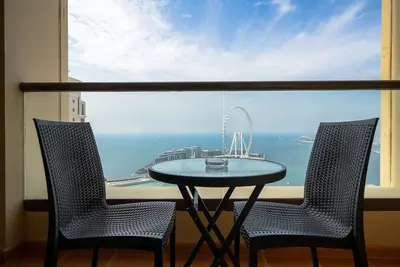 Image de Enjoy the Jbr beach  Dubai Eye view at 38th floor