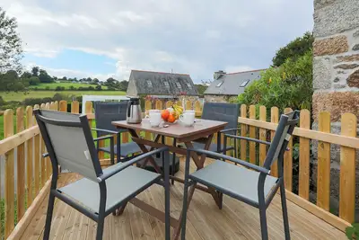 Image de Maison de vacances 'Ty Ar Dreuz' avec terrasse privée, jardin commun et Wi-Fi