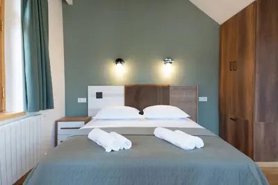 Image de Guli of Tbilisi - River View Duplex Apartment in Historic City Center\n