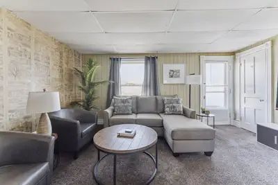 Image de New Listing! Snug Escape Close to Niagara Falls
