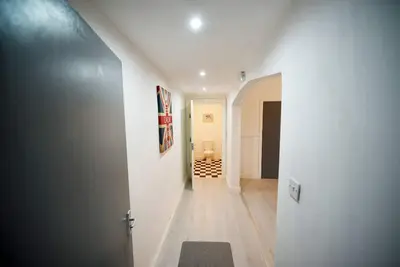 Image de Cosy and Spacious 7 bed House in Liverpool with 2 living rooms & 1 big kitchen