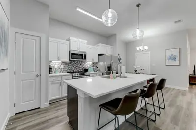 Image de Townhome in Central Temple