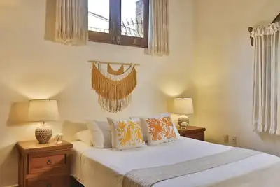 Image de Tranquil Studio in the Heart of Town ~ Heated Pool