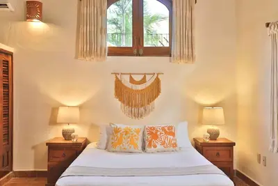Image de Charming traditionally styled apartment for 7 with large heated pool and large private patio in the heart of Sayulita