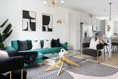 Image de Modern Upscale 4-bedroom condo in Raleigh!