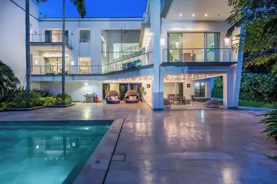 Image de Sunset Mansion