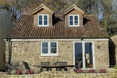 The Wheelhouse, pet friendly, with a garden in Yarcombe