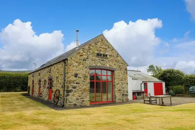 Image de West Dairy, pet friendly, with open fire in Newport, Pembrokeshire