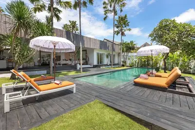 Image de Umalas 5br Bohemian Escape • Rice Fields + Yoga & Spa w\/ 12min To Beach
