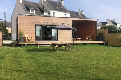 Image de Studio avec pergola sur grand jardin