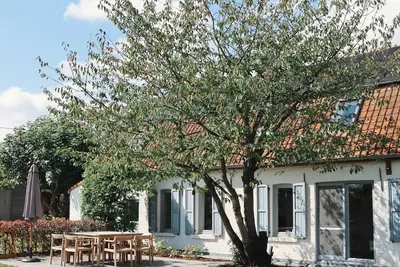 Image de Charming 4-bedroom farmhouse in Ellezelles with seasonal heated Pool and Sauna