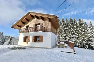 Image de Chalet indépendant avec spa, sauna et cheminée à Notre-Dame-de-Bellecombe - 10 pers