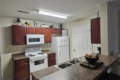 Image de Charming 2-bedroom 2 bath unit just steps away from Purdue's Chauncey Village! !