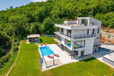 Image de Luxueuse villa avec piscine privée et vue imprenable, pres d'Opatija