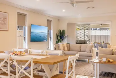 Image de Shelly's Bay Escape, 27c Dowling St - stylish with ducted air con and Wi-Fi