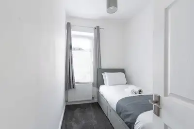Image de Vibrant 3-Bed Home With Netflix and Large Diner Near Retail and National Parks