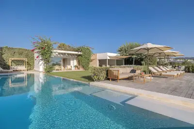 Image de Exclusive Luxury Villa with Stunning Sea Views & Walking Distance to Cala Conta