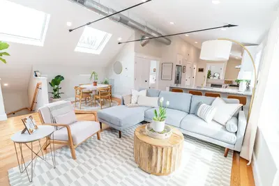 Image de Starlight: Gorgeous 2-bedroom, Skylights, Close to Yale & Downtown New Haven