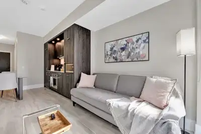 Image de Luxury 1 bed 1 bath at The Well - 470 Front St W