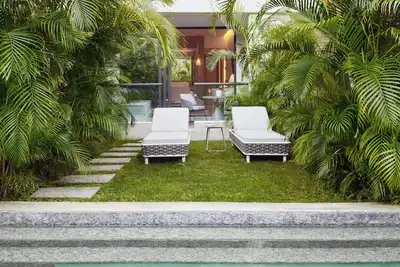 Image de Unwind by the Beach: Tranquility Pool, Private Marina & Multiple Dining Options
