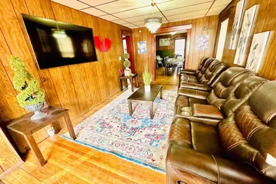 Image de Spacious 5br Home for Fam, 20 mins to Falls!