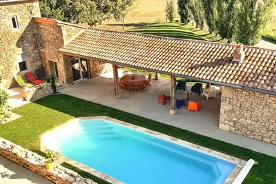 Image de Rural charm, air-con, fast WiFi, close to village