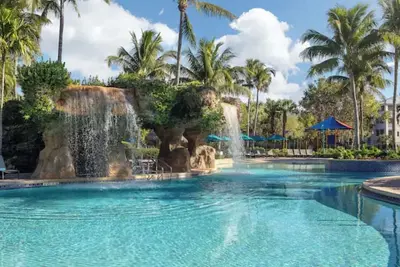 Image de Spacious 2-bedroom resort condo in Bonita Springs with private island access