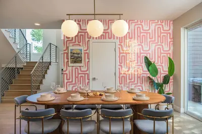 Image de Lux Family Retreat: Hot Tub, Gym, Sauna, Fire Pit