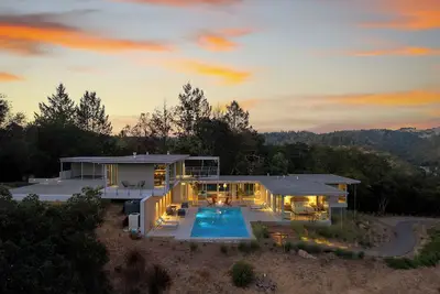 Image de Modern Sonoma Valley House w/ Pool & Gym – Valley Views, Minutes to Winery