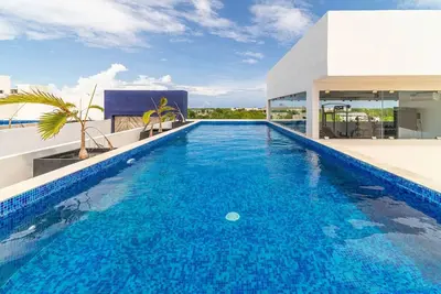 Image de 1 Bd Suite w/ Private Balcony, Rooftop Pool, Gym