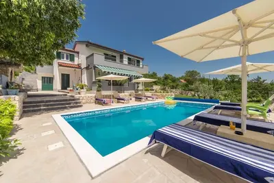 Image de Villa Old Garden with heated Pool, private Tavern, and panoramic views