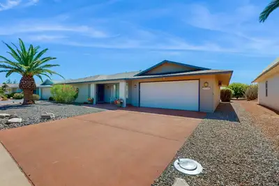 Image de Lovely 55+ home with open floor plan and outdoor patio space