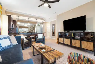Image de Table Rock lake view w/ sunroom as 3rd possible Bdrm