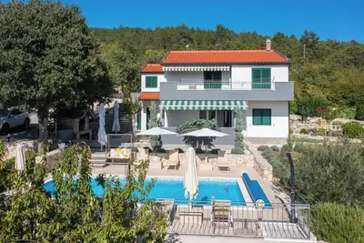 Image de Villa Old Garden with heated Pool, private Tavern, and panoramic views