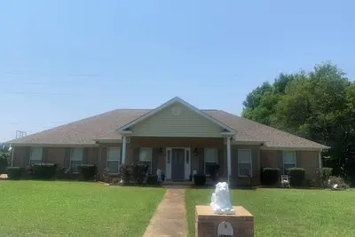 Image de The Palace at the Hampton is Charming and Spacious 4-bedroom house in Tuscaloosa