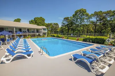 Image de Relaxing Room w/ Balcony/Private Patio | Outdoor Pool | Pets Allowed