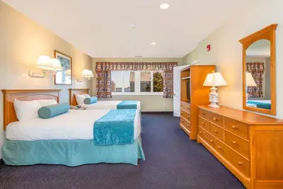Image de 2 Delightful Townhouses with Picnic Area and Easy Beach Access