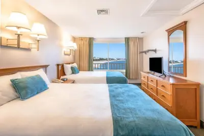 Image de Comfortable 2br Townhouse with Private Bbq Facilities & Sun Loungers by Beach