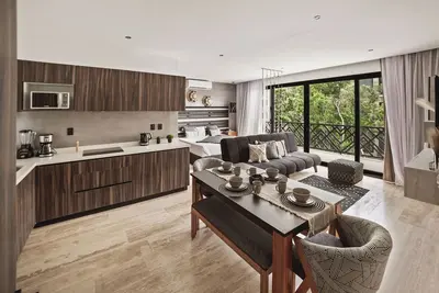 Image de Luxury 2br  w/ King Bed, Pool, Gym & Rooftop Near Tulum’s Best Beaches & Dining