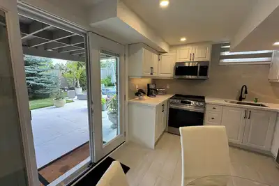 Image de Beautiful private new, a bright walkout, widescreen Tv ( including Netflix )