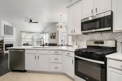Image de Mid-Century Modern Charming Stay