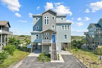 Image de Oceanfront 7025 - The Cure: 5-Bedroom House in Salvo, Nc with Private Pool