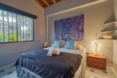 Image de Gallery Art, Manila El Poblado 4-bedroom with WiFi, Ac, Balcony 5 min to all