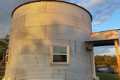 Image de Silo Del Sol is a unique getaway just outside of Austin.